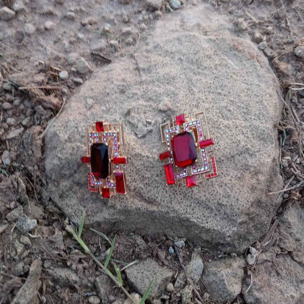Red 💢❤Rhinestone 💋 Earrings Clip - Picture 5 of 6